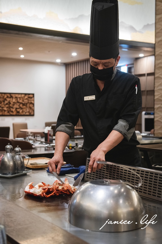 全台十大頂級鐵板燒 明水然無菜單鐵板燒 慶城店 台北市松山區慶城街18之1號2樓 台北頂級鐵板燒 台北無菜單 台北約會慶生餐廳推薦 小巨蛋南京復興商圈餐廳推薦 潔妮食旅生活 南京復興站美食 小巨蛋頂級美食 南京商圈美食推薦 頂級無菜單鐵板燒 明水然樂 明水然 Omakase 台北無菜單 約會慶生餐廳 樂多多集團 慶生約會餐廳 情人節餐廳 遊台必訪
