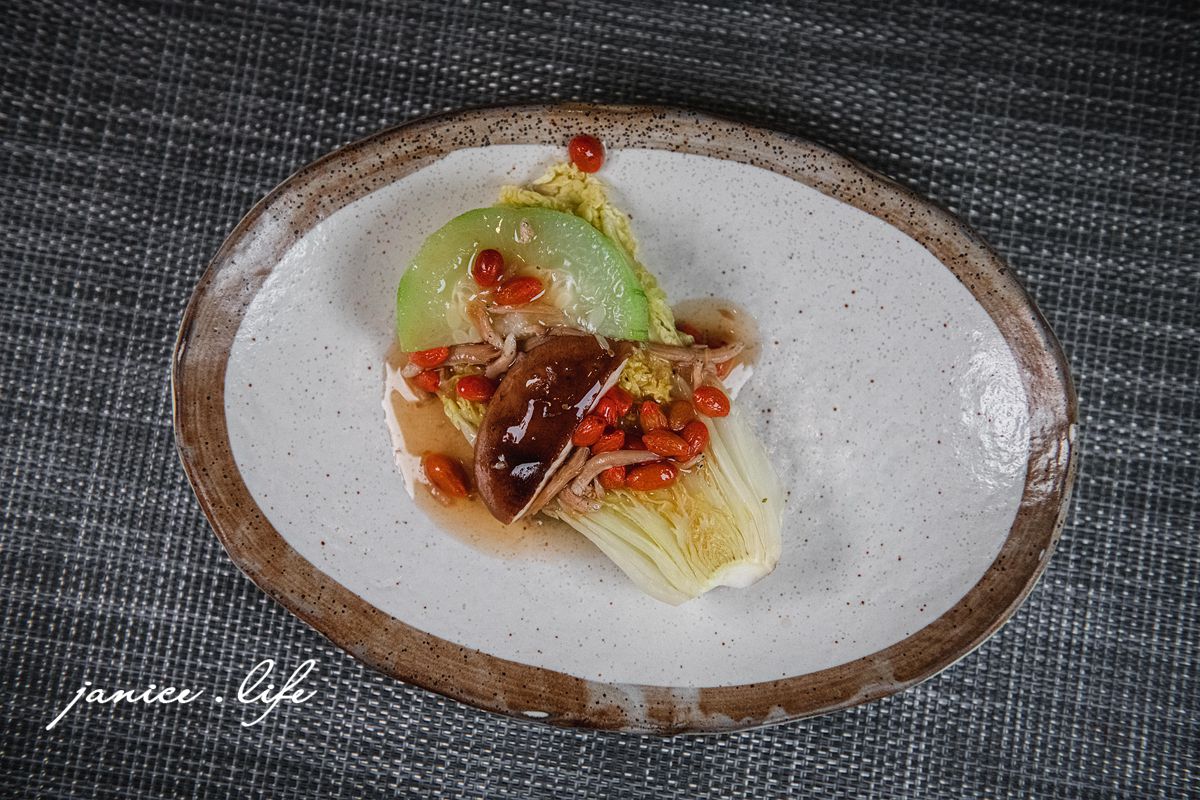 全台十大頂級鐵板燒 明水然無菜單鐵板燒 慶城店 台北市松山區慶城街18之1號2樓 台北頂級鐵板燒 台北無菜單 台北約會慶生餐廳推薦 小巨蛋南京復興商圈餐廳推薦 潔妮食旅生活 南京復興站美食 小巨蛋頂級美食 南京商圈美食推薦 頂級無菜單鐵板燒 明水然樂 明水然 Omakase 台北無菜單 約會慶生餐廳 樂多多集團 慶生約會餐廳 情人節餐廳 遊台必訪