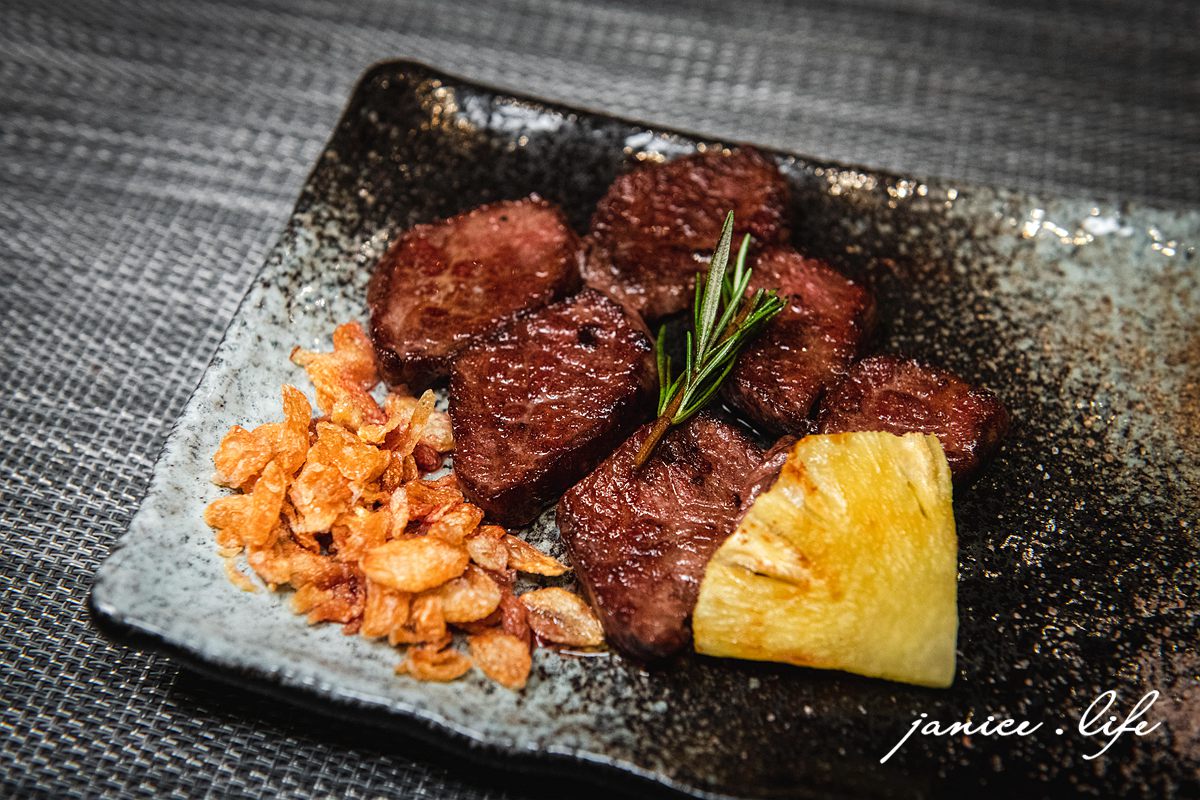 全台十大頂級鐵板燒 明水然無菜單鐵板燒 慶城店 台北市松山區慶城街18之1號2樓 台北頂級鐵板燒 台北無菜單 台北約會慶生餐廳推薦 小巨蛋南京復興商圈餐廳推薦 潔妮食旅生活 南京復興站美食 小巨蛋頂級美食 南京商圈美食推薦 頂級無菜單鐵板燒 明水然樂 明水然 Omakase 台北無菜單 約會慶生餐廳 樂多多集團 慶生約會餐廳 情人節餐廳 遊台必訪