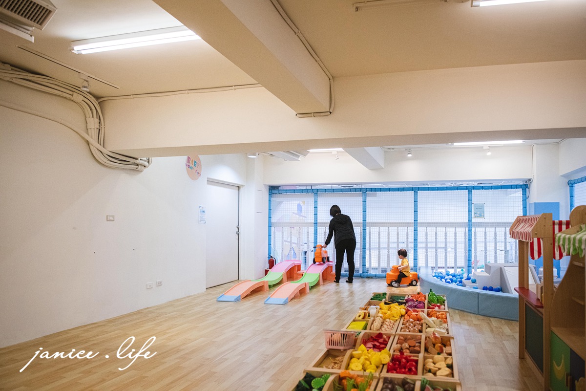 台北親子餐廳 新北親子餐廳 中和親子餐廳 Babywonderland 童話愛樂園中和店 童話愛樂園交通 童話愛樂園費用 童話愛樂園停車 中永和親子餐廳 潔妮食旅生活 新北市中和區安平路55號