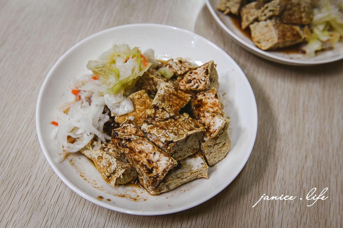 台東池上美食 博文臭豆腐 池上必吃 池上臭豆腐推薦 台東臭豆腐推薦 台東美食 池上旅由 池上景點 潔妮食旅生活 台東縣池上鄉新開園58號 
