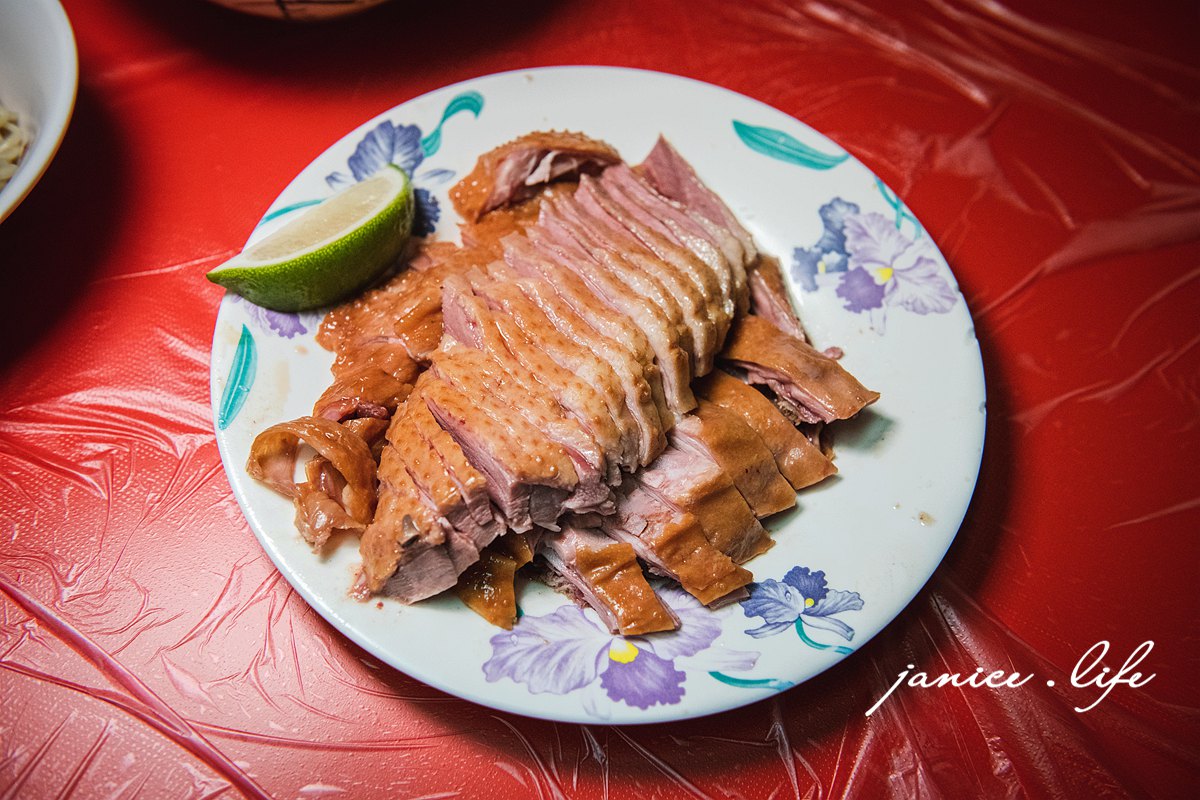 嘉義美食 嘉義民雄美食 嘉義鵝肉 嘉義縣民雄鄉和平路25-1號 茶鵝 炸水晶魚 蝦仁滑蛋 民雄鵝肉慶菜單 民雄鵝肉慶停車 民雄鵝肉推薦 潔妮食旅生活
