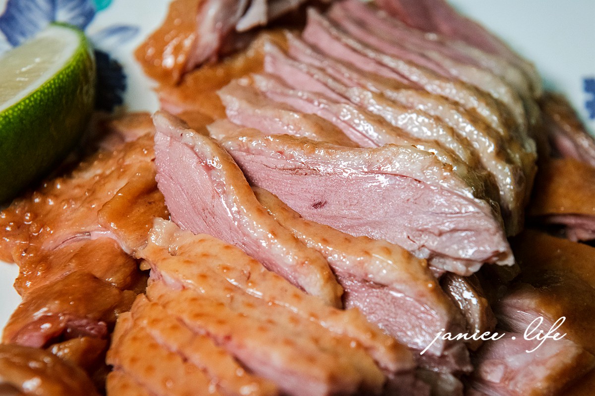 嘉義美食 嘉義民雄美食 嘉義鵝肉 嘉義縣民雄鄉和平路25-1號 茶鵝 炸水晶魚 蝦仁滑蛋 民雄鵝肉慶菜單 民雄鵝肉慶停車 民雄鵝肉推薦 潔妮食旅生活