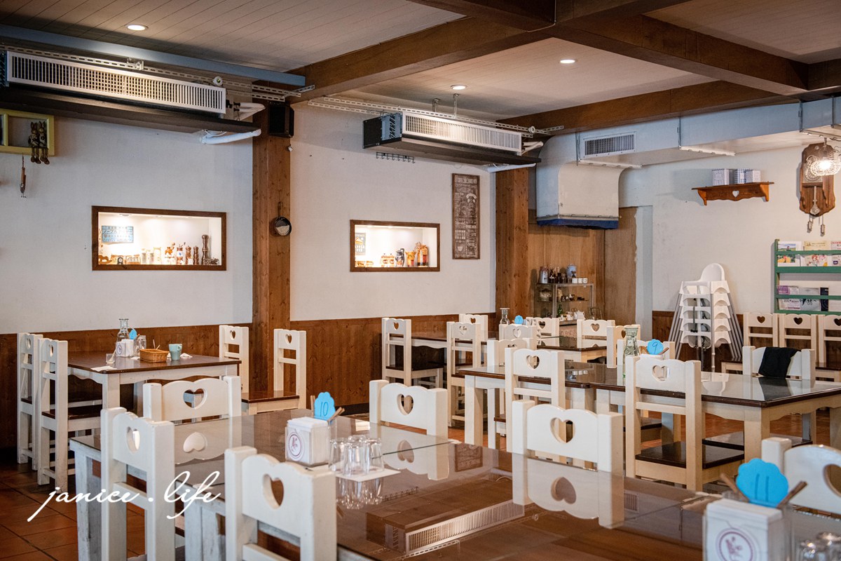 雲林斗六美食餐廳 雲林聚會聚餐餐廳 老鄰居1971 雲林火鍋 雲林義大利麵 雲林焗烤 雲林素食料理 雲林縣斗六市明德北路三段295號 潔妮食旅生活 老鄰居1971菜單 老鄰居1971停車