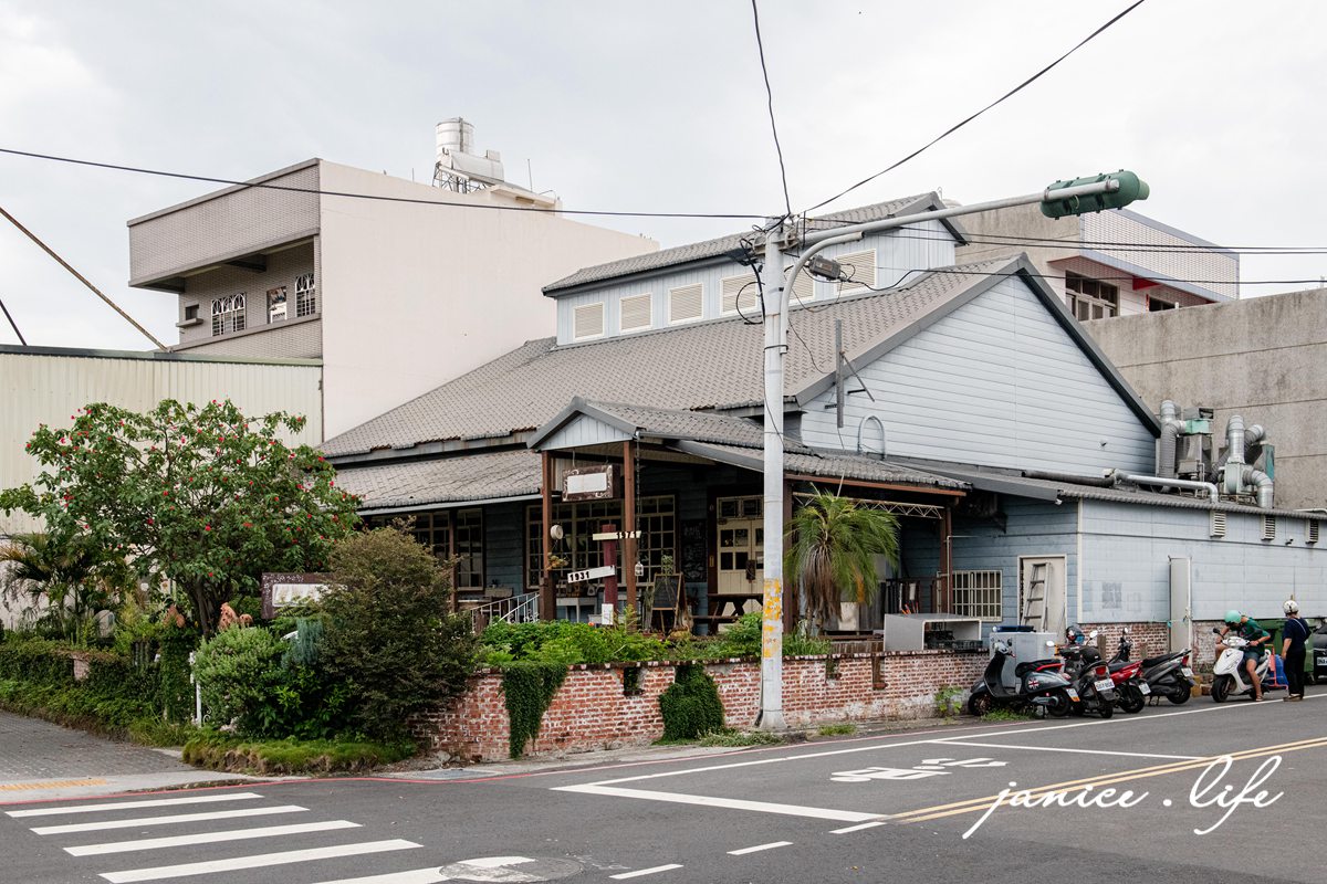 雲林斗六美食餐廳 雲林聚會聚餐餐廳 老鄰居1971 雲林火鍋 雲林義大利麵 雲林焗烤 雲林素食料理 雲林縣斗六市明德北路三段295號 潔妮食旅生活 老鄰居1971菜單 老鄰居1971停車