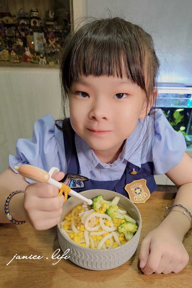 玄羽皇家滴雞精 玄羽皇家雞油蔥醬 滴雞精推薦 潔妮食旅生活 滴雞精開箱