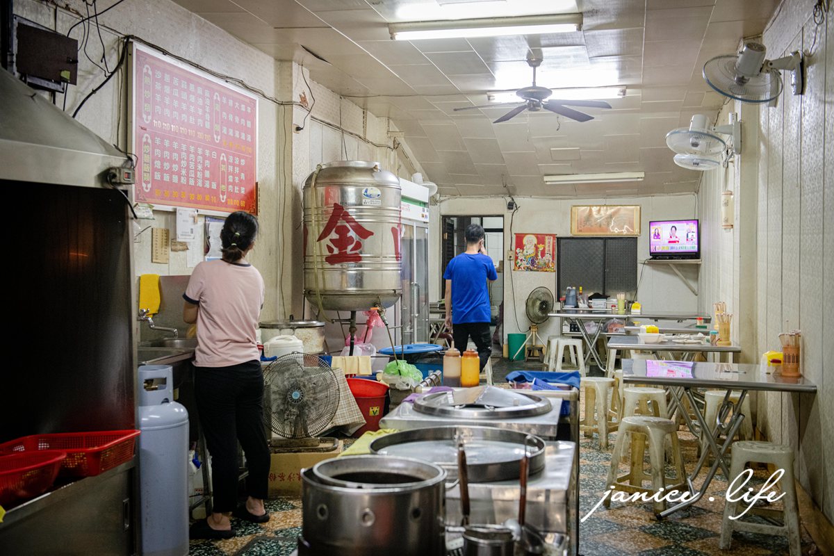 屏東南州美食|南州羊肉店|在地人也很常吃的羊肉老店|苦瓜羊肉.沙茶羊肉.羊肉湯 - 第3張圖 屏東南州美食 南州羊肉店 屏東縣南州鄉仁里路60號 苦瓜羊肉 屏東羊肉 潔妮食旅生活 屏東旅遊 南州羊肉店菜單