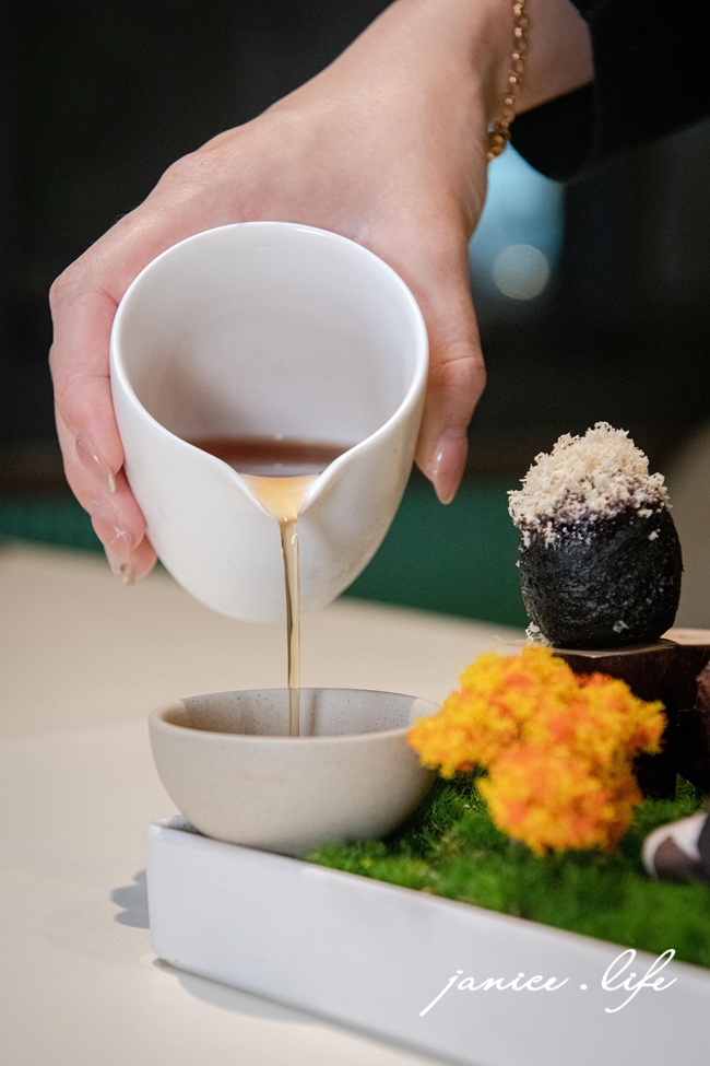 拾青春Legumes 桃園市中壢區中央西路二段34號 拾青春菜單 拾青春停車 中壢約會餐廳 中壢餐廳推薦 潔妮食旅生活 拾青春低消 中壢美食 地中海料理 儀式感 中壢寵物友善餐廳 地中海飲食