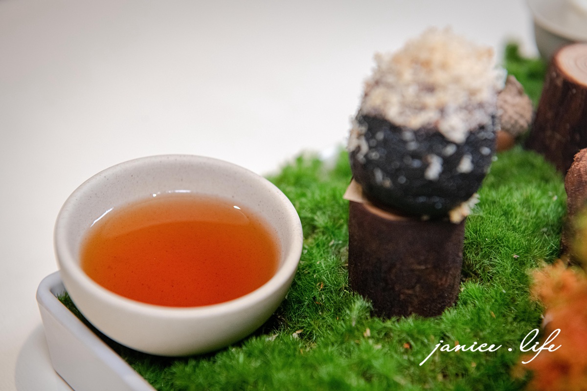 拾青春Legumes 桃園市中壢區中央西路二段34號 拾青春菜單 拾青春停車 中壢約會餐廳 中壢餐廳推薦 潔妮食旅生活 拾青春低消 中壢美食 地中海料理 儀式感 中壢寵物友善餐廳 地中海飲食