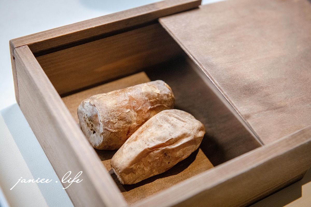 拾青春Legumes 桃園市中壢區中央西路二段34號 拾青春菜單 拾青春停車 中壢約會餐廳 中壢餐廳推薦 潔妮食旅生活 拾青春低消 中壢美食 地中海料理 儀式感 中壢寵物友善餐廳 地中海飲食