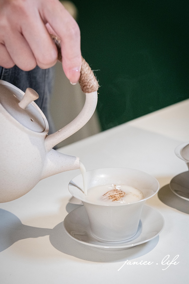 拾青春Legumes 桃園市中壢區中央西路二段34號 拾青春菜單 拾青春停車 中壢約會餐廳 中壢餐廳推薦 潔妮食旅生活 拾青春低消 中壢美食 地中海料理 儀式感 中壢寵物友善餐廳 地中海飲食