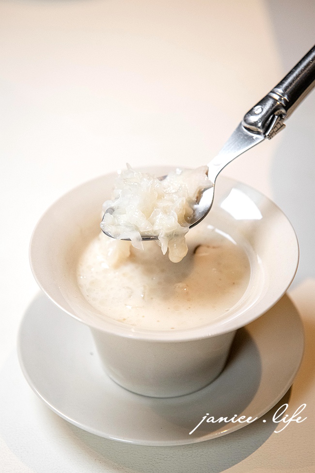 拾青春Legumes 桃園市中壢區中央西路二段34號 拾青春菜單 拾青春停車 中壢約會餐廳 中壢餐廳推薦 潔妮食旅生活 拾青春低消 中壢美食 地中海料理 儀式感 中壢寵物友善餐廳 地中海飲食