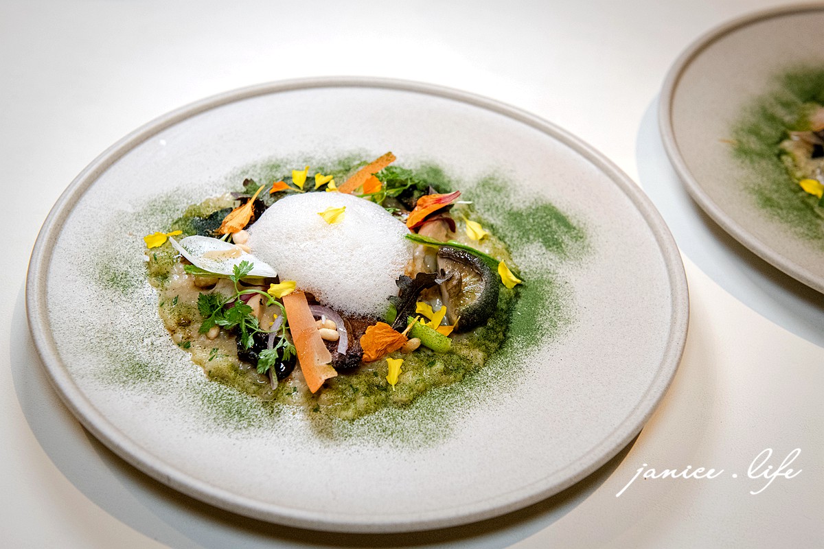 拾青春Legumes 桃園市中壢區中央西路二段34號 拾青春菜單 拾青春停車 中壢約會餐廳 中壢餐廳推薦 潔妮食旅生活 拾青春低消 中壢美食 地中海料理 儀式感 中壢寵物友善餐廳 地中海飲食