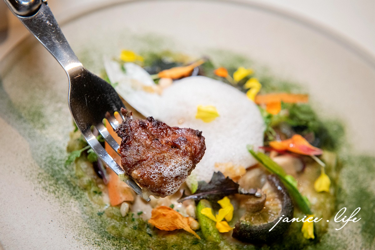 拾青春Legumes 桃園市中壢區中央西路二段34號 拾青春菜單 拾青春停車 中壢約會餐廳 中壢餐廳推薦 潔妮食旅生活 拾青春低消 中壢美食 地中海料理 儀式感 中壢寵物友善餐廳 地中海飲食