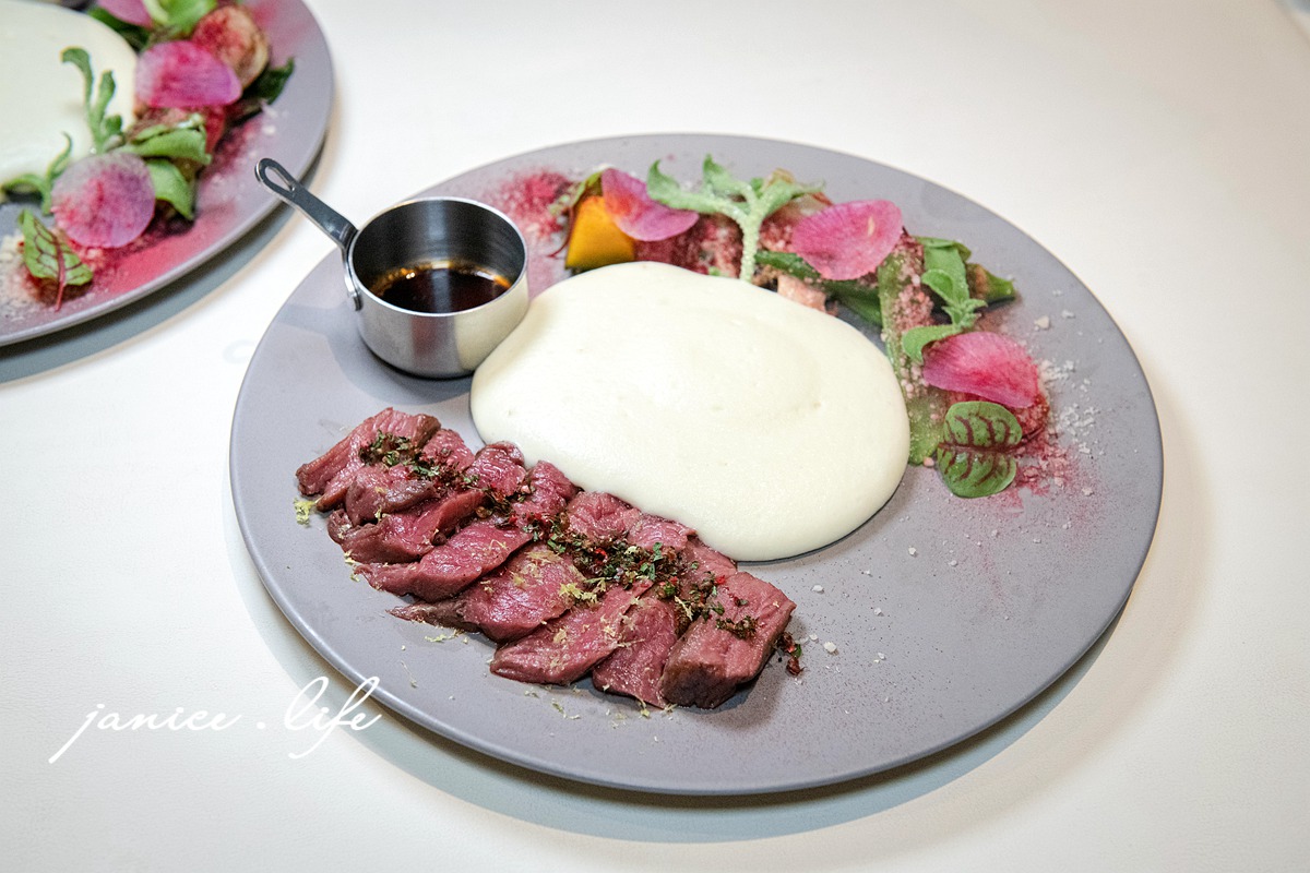 拾青春Legumes 桃園市中壢區中央西路二段34號 拾青春菜單 拾青春停車 中壢約會餐廳 中壢餐廳推薦 潔妮食旅生活 拾青春低消 中壢美食 地中海料理 儀式感 中壢寵物友善餐廳 地中海飲食