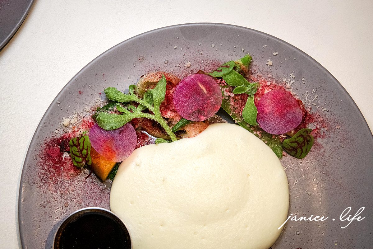 拾青春Legumes 桃園市中壢區中央西路二段34號 拾青春菜單 拾青春停車 中壢約會餐廳 中壢餐廳推薦 潔妮食旅生活 拾青春低消 中壢美食 地中海料理 儀式感 中壢寵物友善餐廳 地中海飲食