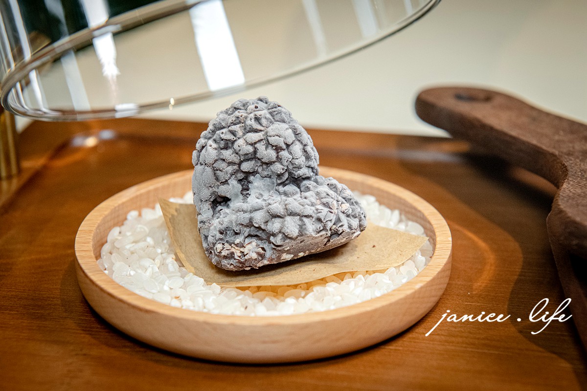 拾青春Legumes 桃園市中壢區中央西路二段34號 拾青春菜單 拾青春停車 中壢約會餐廳 中壢餐廳推薦 潔妮食旅生活 拾青春低消 中壢美食 地中海料理 儀式感 中壢寵物友善餐廳 地中海飲食