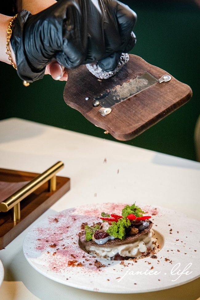 拾青春Legumes 桃園市中壢區中央西路二段34號 拾青春菜單 拾青春停車 中壢約會餐廳 中壢餐廳推薦 潔妮食旅生活 拾青春低消 中壢美食 地中海料理 儀式感 中壢寵物友善餐廳 地中海飲食