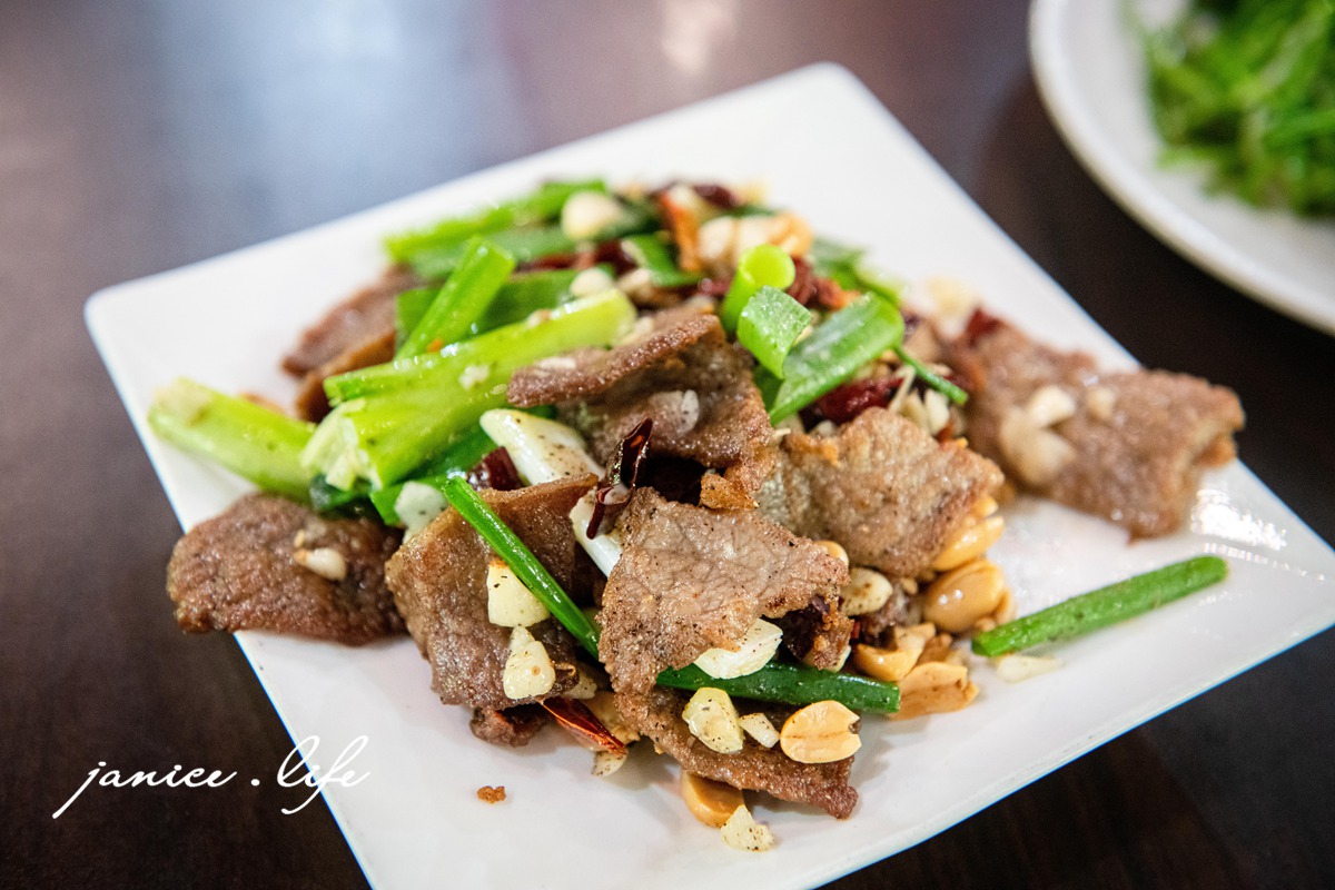 天賜佳雞甕仔雞 天賜佳雞甕仔雞大溪店 大溪人氣美食 大溪熱炒推薦 在地推薦美食 熱門美食 必吃甕仔雞 合菜餐廳 大溪美食 大溪旅遊 桃園市大溪區復興路二段52號 潔妮食旅生活 大溪聚餐餐廳 天賜佳雞甕仔雞菜單