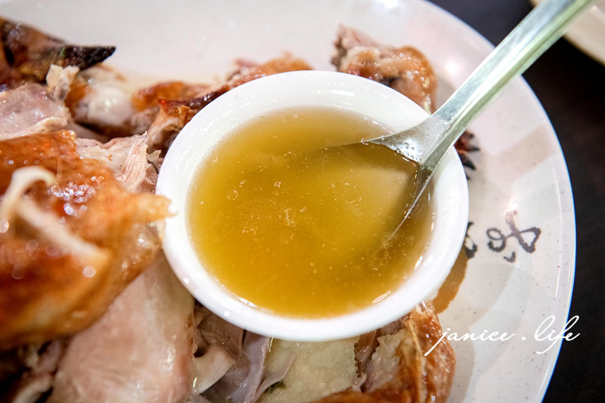 天賜佳雞甕仔雞 天賜佳雞甕仔雞大溪店 大溪人氣美食 大溪熱炒推薦 在地推薦美食 熱門美食 必吃甕仔雞 合菜餐廳 大溪美食 大溪旅遊 桃園市大溪區復興路二段52號 潔妮食旅生活 大溪聚餐餐廳 天賜佳雞甕仔雞菜單