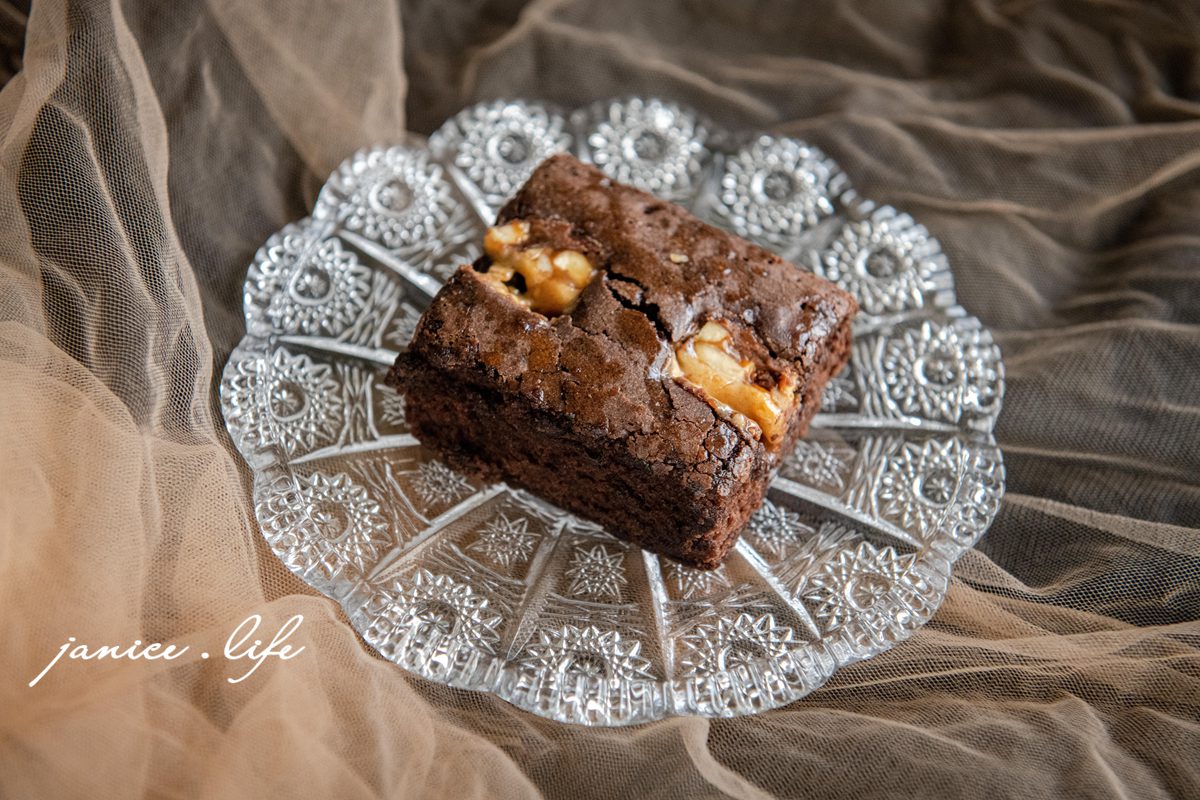 coco.Brownies 可可布朗 彌月禮盒 彌月禮盒推薦 台北禮盒 台北伴手禮 潔妮食旅生活 布朗尼 彌月蛋糕 台北市大安區羅斯福路三段283巷14弄16-1號 台北市中正區新生南路一段170巷17號 台北市大安區光復南路96巷12號 2025彌月禮盒 布朗尼爺爺禮盒 6入極選之盒 6入布朗尼爺爺禮盒