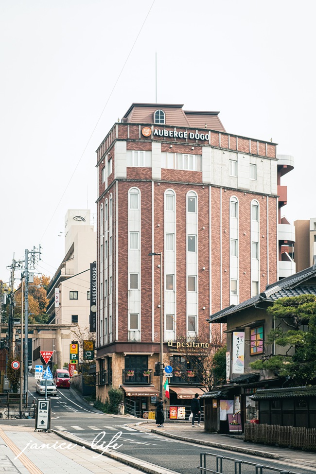 四國愛媛 四國愛媛景點 道後溫泉商店街 道後溫泉駛 少爺機關鐘塔 坊っちゃん列車 カラクリ時計 日本自由行 日本四國自由行 潔妮食旅生活 四國自駕 四國景點