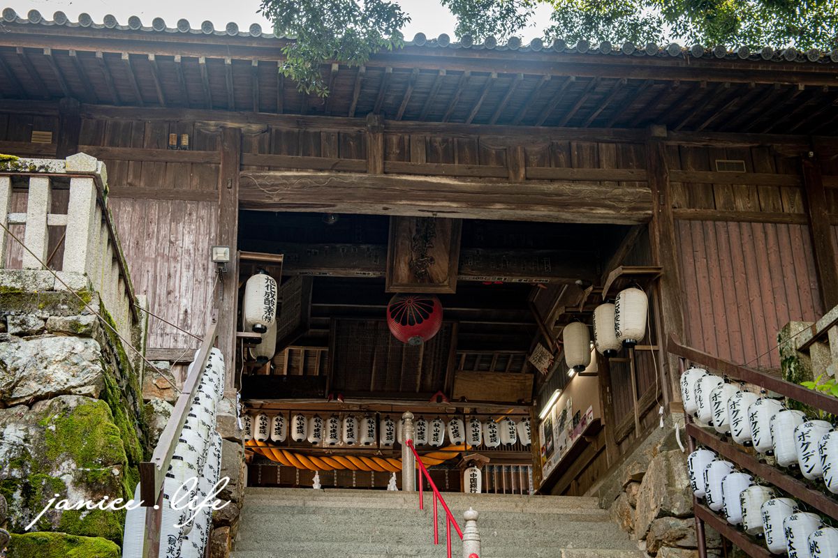 日本岡山景點|吉備津神社 きびつじんじゃ|小時候的桃太郎傳說|靜逸美麗的木造迴廊 - 第12張圖 日本岡山景點 吉備津神社 きびつじんじゃ Kibitsujinja shrine 岡山縣岡山市北區吉備津931 吉備津神社交通方式 吉備津神社迴廊 潔妮食旅生活 四國自由行 四國自駕 日本自由行 日本自駕 桃太郎傳說 吉備津神社御朱印