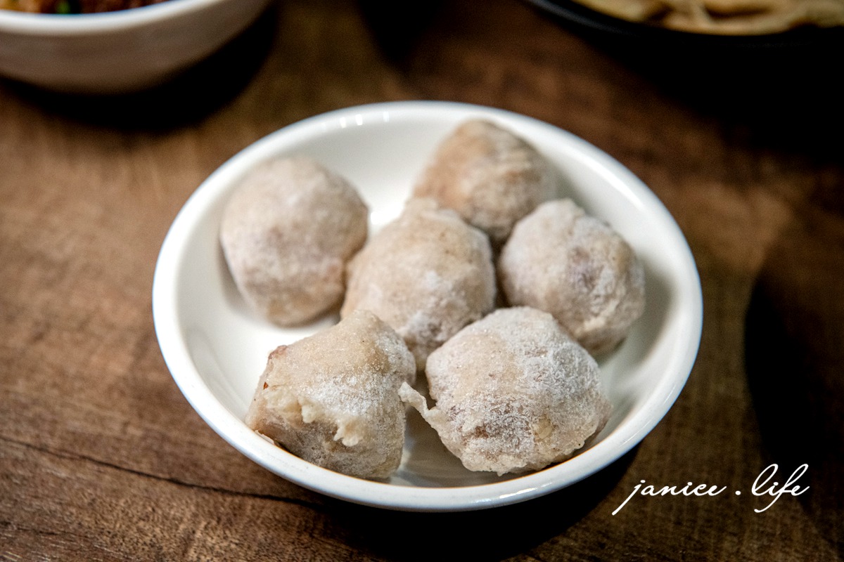宜蘭冬山 大谷目糧倉鍋物東北酸白菜 宜蘭縣冬山鄉永興路二段48號 烤牛奶饅頭 三星蔥油餅 宜蘭火鍋 宜蘭冬山美食 潔妮食旅生活 大谷目糧倉鍋物菜單 宜蘭cp值高火鍋 