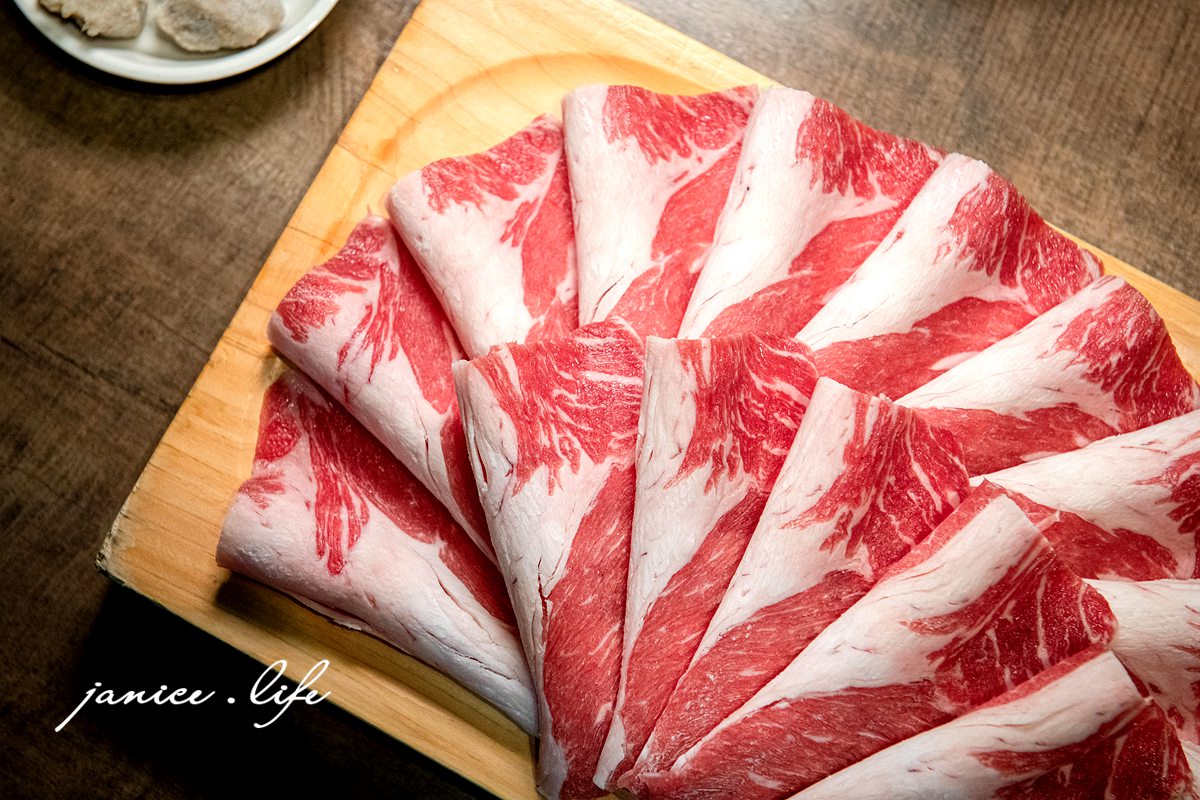 宜蘭冬山 大谷目糧倉鍋物東北酸白菜 宜蘭縣冬山鄉永興路二段48號 烤牛奶饅頭 三星蔥油餅 宜蘭火鍋 宜蘭冬山美食 潔妮食旅生活 大谷目糧倉鍋物菜單 宜蘭cp值高火鍋 