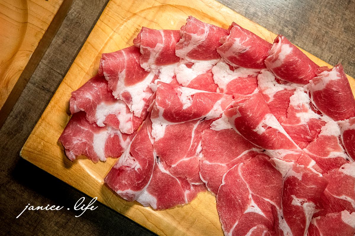 宜蘭冬山 大谷目糧倉鍋物東北酸白菜 宜蘭縣冬山鄉永興路二段48號 烤牛奶饅頭 三星蔥油餅 宜蘭火鍋 宜蘭冬山美食 潔妮食旅生活 大谷目糧倉鍋物菜單 宜蘭cp值高火鍋 