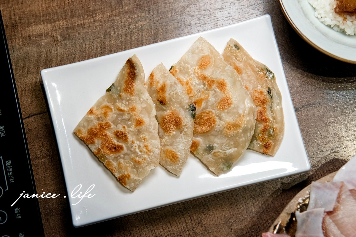 宜蘭冬山 大谷目糧倉鍋物東北酸白菜 宜蘭縣冬山鄉永興路二段48號 烤牛奶饅頭 三星蔥油餅 宜蘭火鍋 宜蘭冬山美食 潔妮食旅生活 大谷目糧倉鍋物菜單 宜蘭cp值高火鍋 