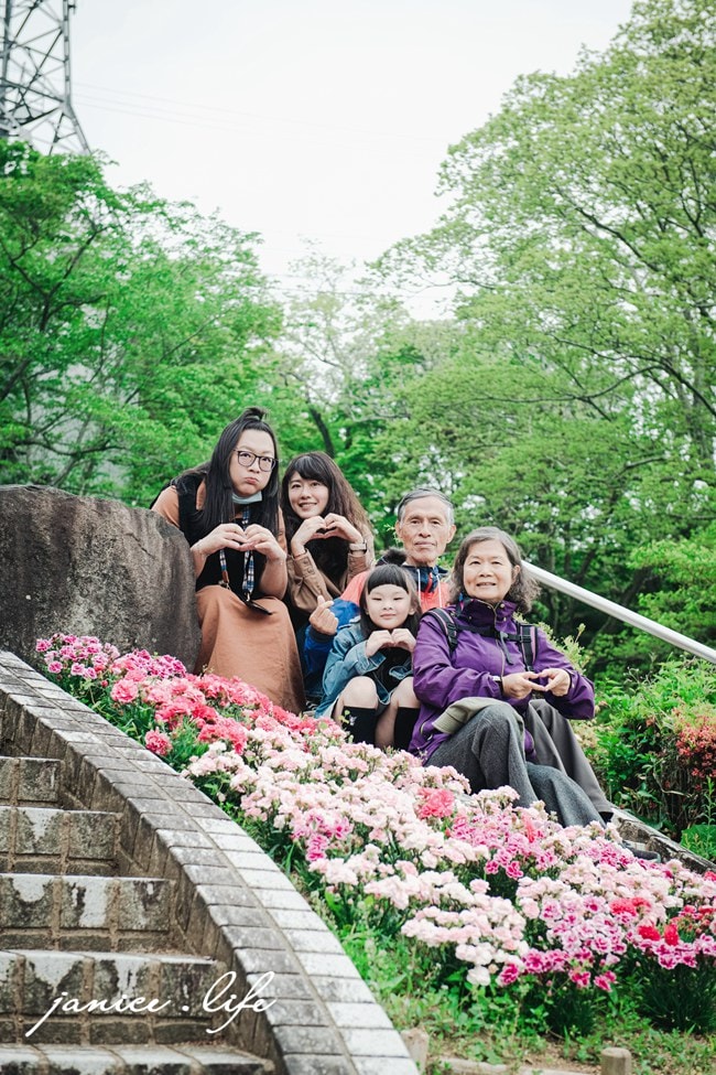 帶爸媽出國|70+長輩的日本四國自駕家族旅行|帶孩子長輩出國這樣玩 - 第27張圖 日本自由行 日本自駕 四國自由行 四國自駕 日本四國行程規劃 潔妮食旅生活 日本四國景點推薦 日本四國美食餐廳推薦 日本四國住宿飯店 日本四國租車 日本四國網路 眉山纜車 眉山公園