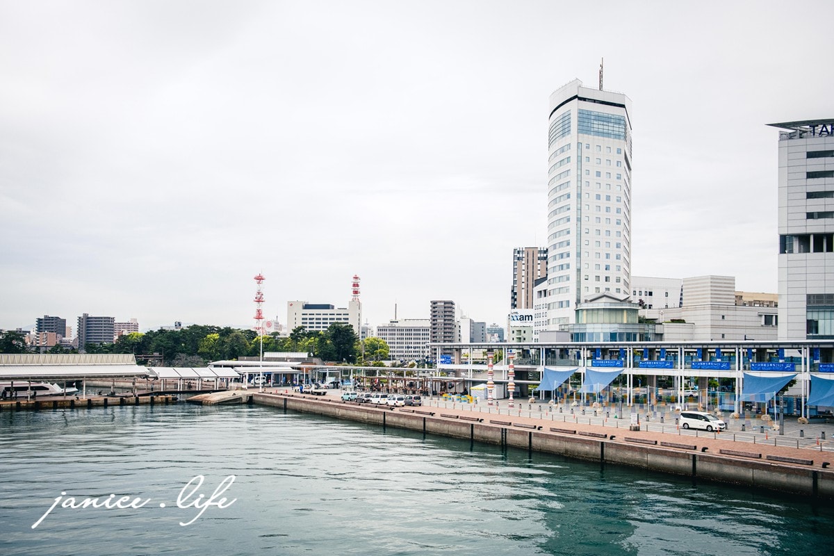 日本自由行 日本自駕 四國自由行 四國自駕 日本四國行程規劃 潔妮食旅生活 日本四國景點推薦 日本四國美食餐廳推薦 日本四國住宿飯店 日本四國租車 日本四國網路 高松港搭乘Olive Shimachan 渡輪