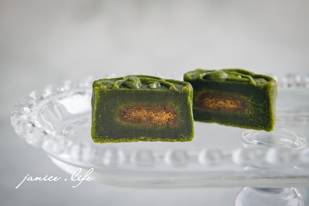 Tu's Town Pâtisserie 兔思糖法式甜點 高雄市苓雅區家齊路29號 翠・抹月果詠 抹茶禮盒 抹茶控 抹茶蜜桃冰皮月餅 抹茶開心果桃山 初檸抹韻大福 翠抹鳳金月酥 深綠抹茶蛋黃酥 中秋禮盒推薦 潔妮食旅生活 抹茶甜點 抹茶 抹茶控