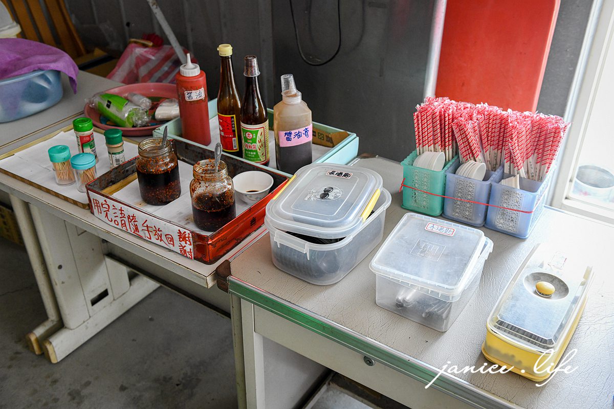 屏東美食 屏東佳冬美食 阿娟牛肉店 屏東牛肉麵 屏東縣佳冬鄉大豐路746之1號 牛肉麵 牛雜麵 炒牛雜 阿娟牛肉店停車 阿娟牛肉店位置 阿娟牛肉店菜單 潔妮食旅生活