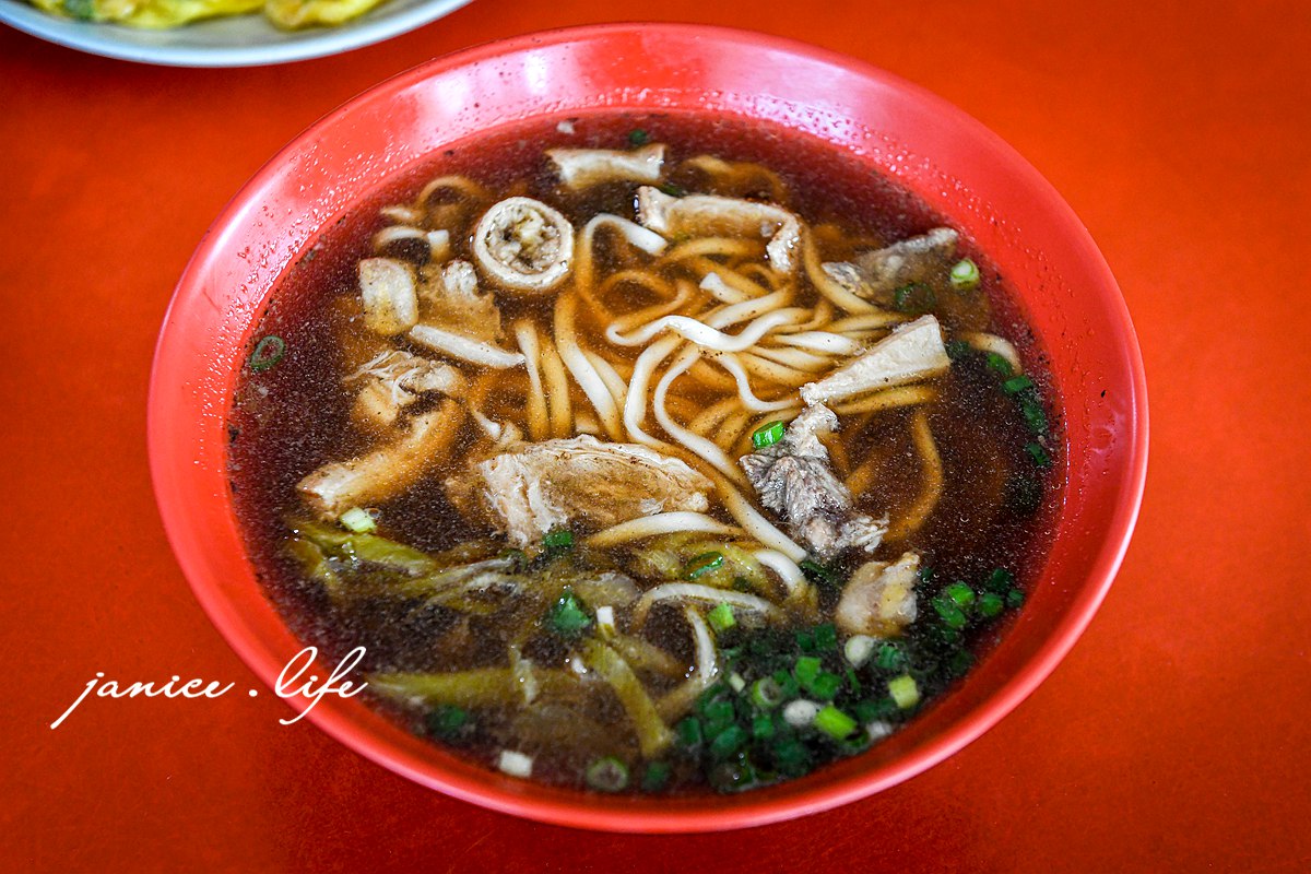 屏東美食 屏東佳冬美食 阿娟牛肉店 屏東牛肉麵 屏東縣佳冬鄉大豐路746之1號 牛肉麵 牛雜麵 炒牛雜 阿娟牛肉店停車 阿娟牛肉店位置 阿娟牛肉店菜單 潔妮食旅生活