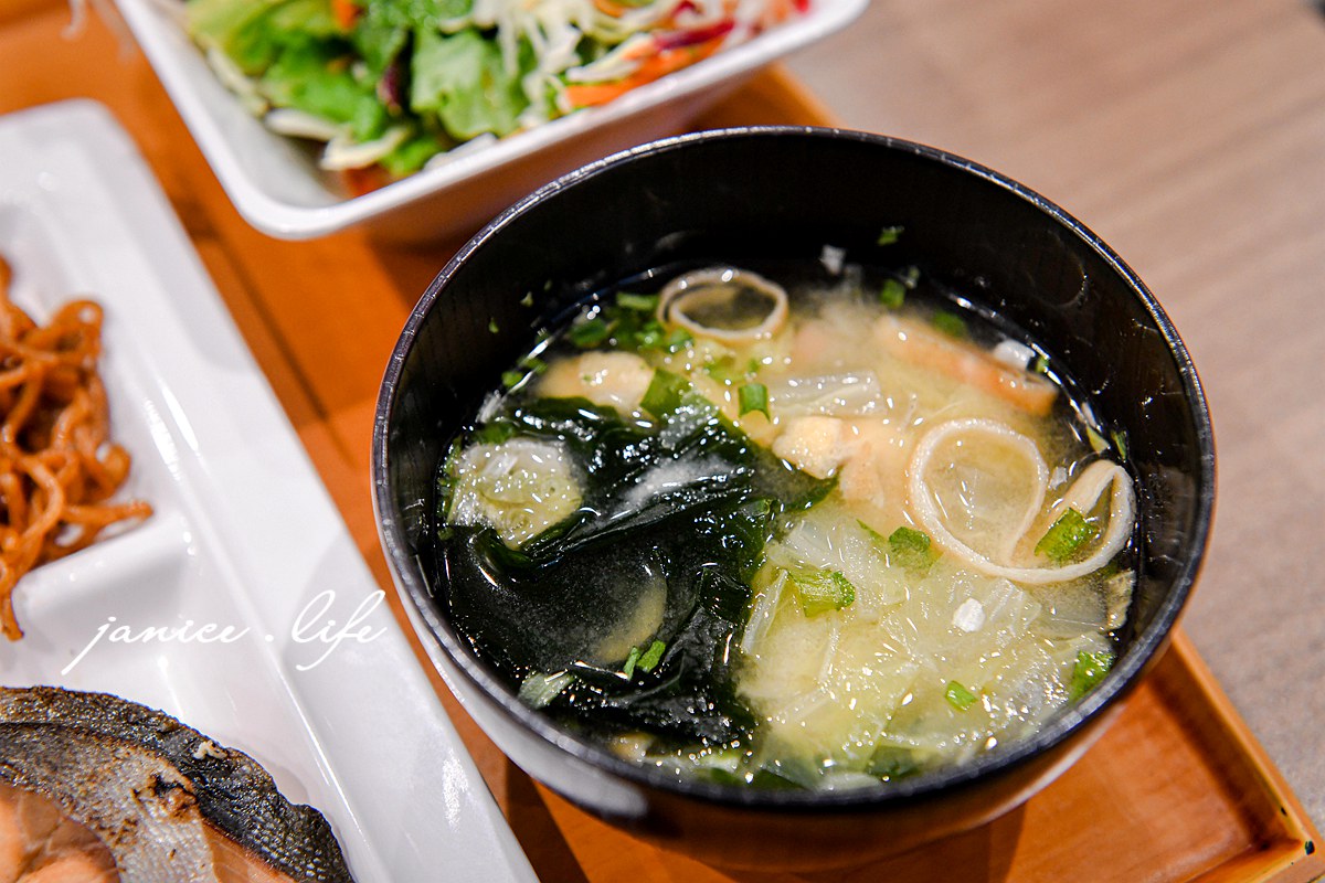 スーパーホテル丸亀駅前  SUPER HOTEL Marugame 香川県丸亀市通町142-1Station 四國香川住宿飯店 SUPER HOTEL停車 SUPER HOTEL位置  
日本自由行 日本自駕 四國自由行 四國自駕 日本四國行程規劃 潔妮食旅生活 日本四國景點推薦  日本四國美食餐廳推薦 日本四國住宿飯店 