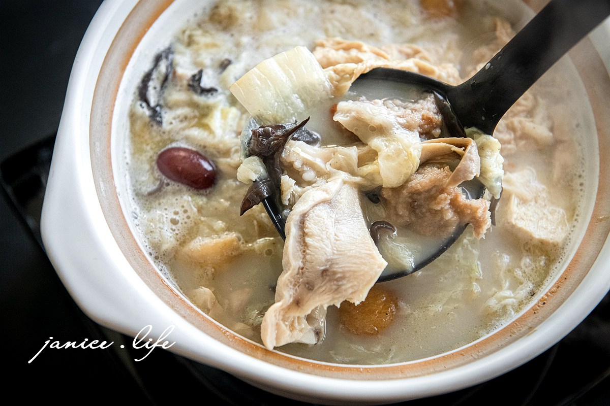 宅配美食|i3Fresh愛上新鮮 X 聖凱師|胡椒豬肚雞雙寶|香醇煲湯.鮮嫩雞肉.彈牙豬肚|即食料理包推薦 - 第5張圖 i3Fresh愛上新鮮 聖凱師 胡椒豬肚雞雙寶 宅配美食 冷凍美食 即食美食 即食料理包 加熱即食 冷凍即食包 潔妮食旅生活 下廚