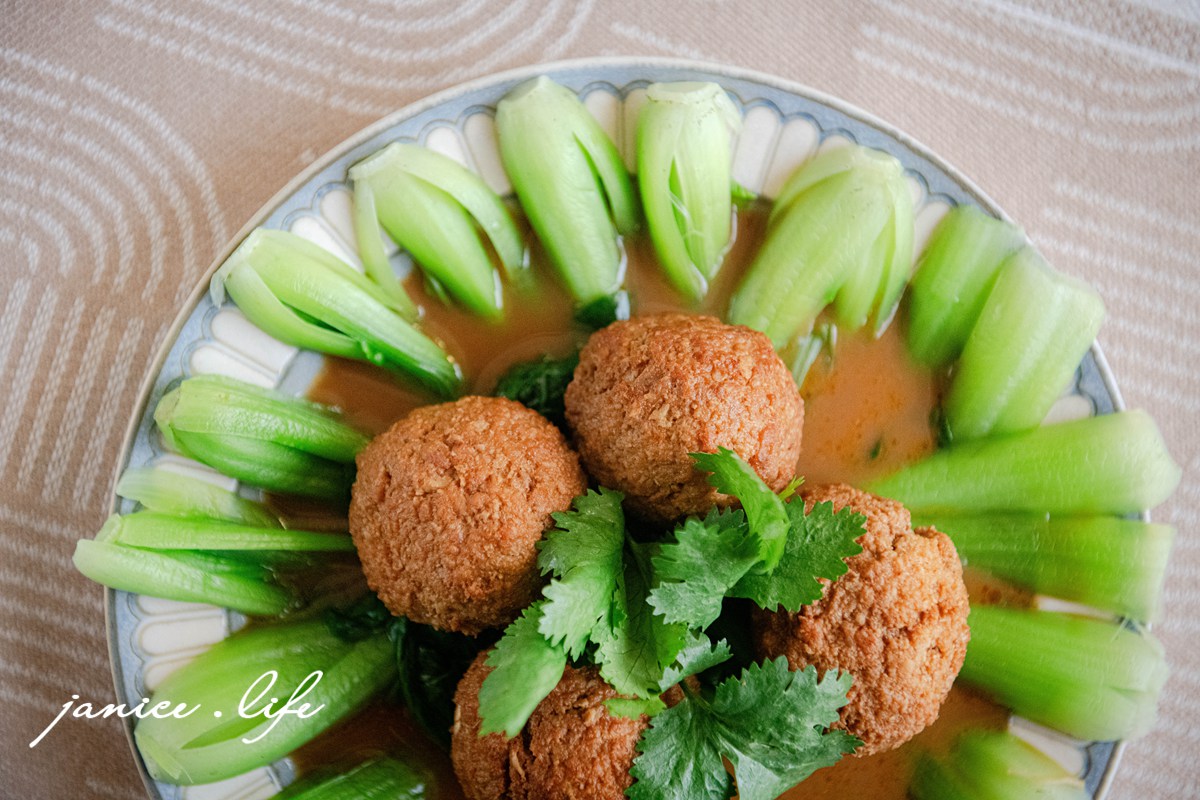 2026宅配年菜 漢來美食 飯店年菜 早鳥優惠 年菜早鳥優惠 年菜外帶推薦 辦桌超值必買組 潔妮食旅生活 宅配美食 年菜推薦 飯店年菜 宅美食 冷凍美食 冷凍年菜 復熱即食 五星飯店美食 宅配美食推薦 冷凍美食 冷凍食品 年夜飯宅配 宅配年菜 過年必買 家鄉獅子頭