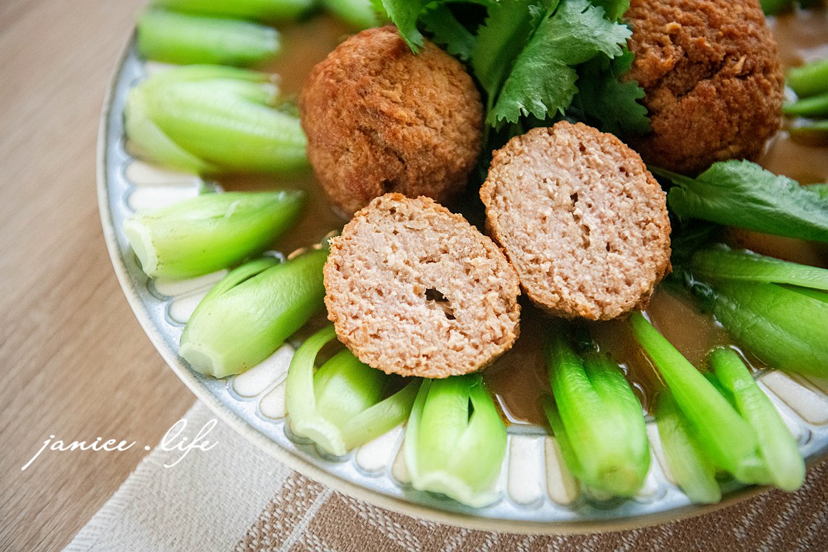 2026宅配年菜推薦|漢來美食.五星漢來宅配年菜在家吃|精選八品宴席料理.早鳥優惠 - 第19張圖 2026宅配年菜 漢來美食 飯店年菜 早鳥優惠 年菜早鳥優惠 年菜外帶推薦 辦桌超值必買組 潔妮食旅生活 宅配美食 年菜推薦 飯店年菜 宅美食 冷凍美食 冷凍年菜 復熱即食 五星飯店美食 宅配美食推薦 冷凍美食 冷凍食品 年夜飯宅配 宅配年菜 過年必買 家鄉獅子頭