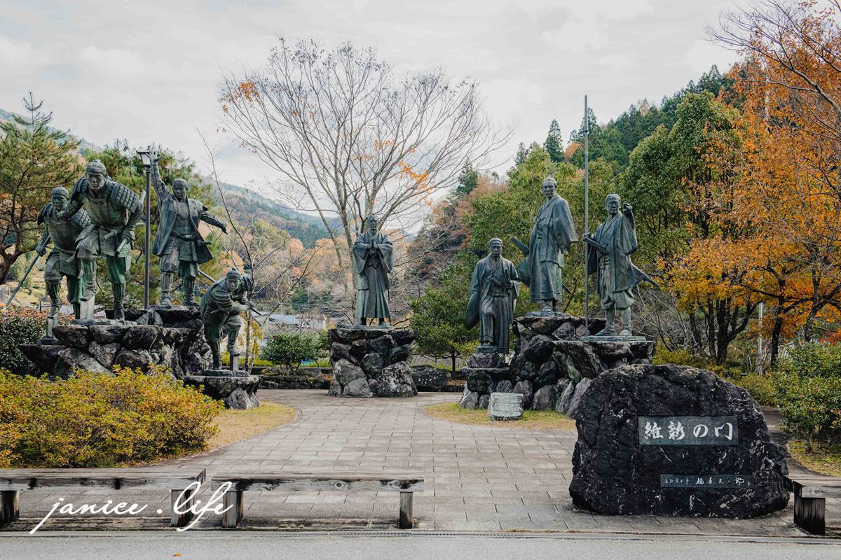 日本自由行 日本自駕 四國自由行 四國自駕 日本四國行程規劃 潔妮食旅生活 日本四國景點推薦 日本四國美食餐廳推薦 日本四國住宿飯店 維新の門群像