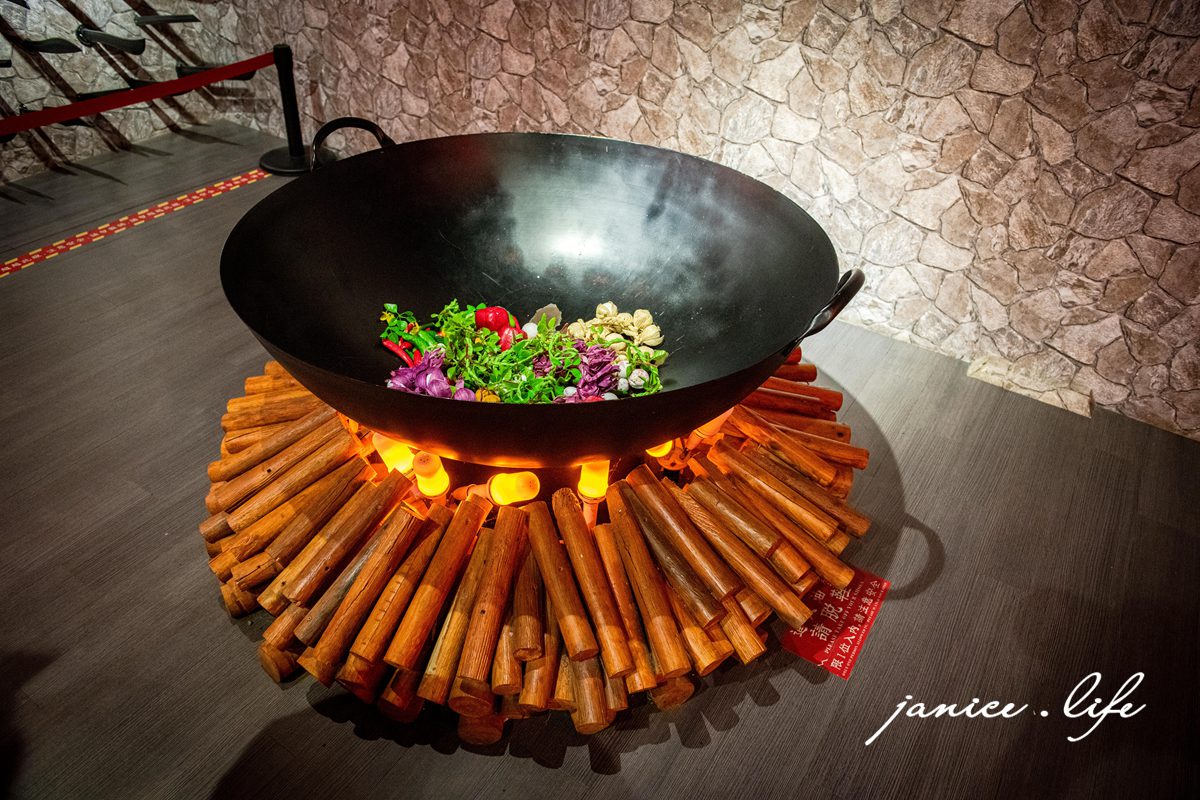 宜蘭冬山美食 刀山臭豆腐 宜蘭縣冬山鄉鹿得路113號 宜蘭臭豆腐 刀山臭豆腐菜單 刀山臭豆腐停車 潔妮食旅生活 宜蘭旅遊 宜蘭美食 宜蘭推薦美食