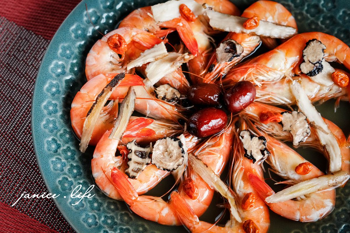 2026 宅配年菜推薦|i3Fresh愛上新鮮 X 吳秉承師傅精選十菜|簡單加熱快速搞定豪華年夜飯 - 第27張圖 2026年菜 i3Fresh愛上新鮮 吳秉承師傅精選十菜 承運鴻福賀歲宴 宅配美食 宅配年菜 冷凍年菜宅配到家 過年圍爐 年夜飯 年菜預購 2026年菜推薦 潔妮食旅生活 年菜預訂 年菜推薦 加熱即食 特製陳紹醉鮮蝦