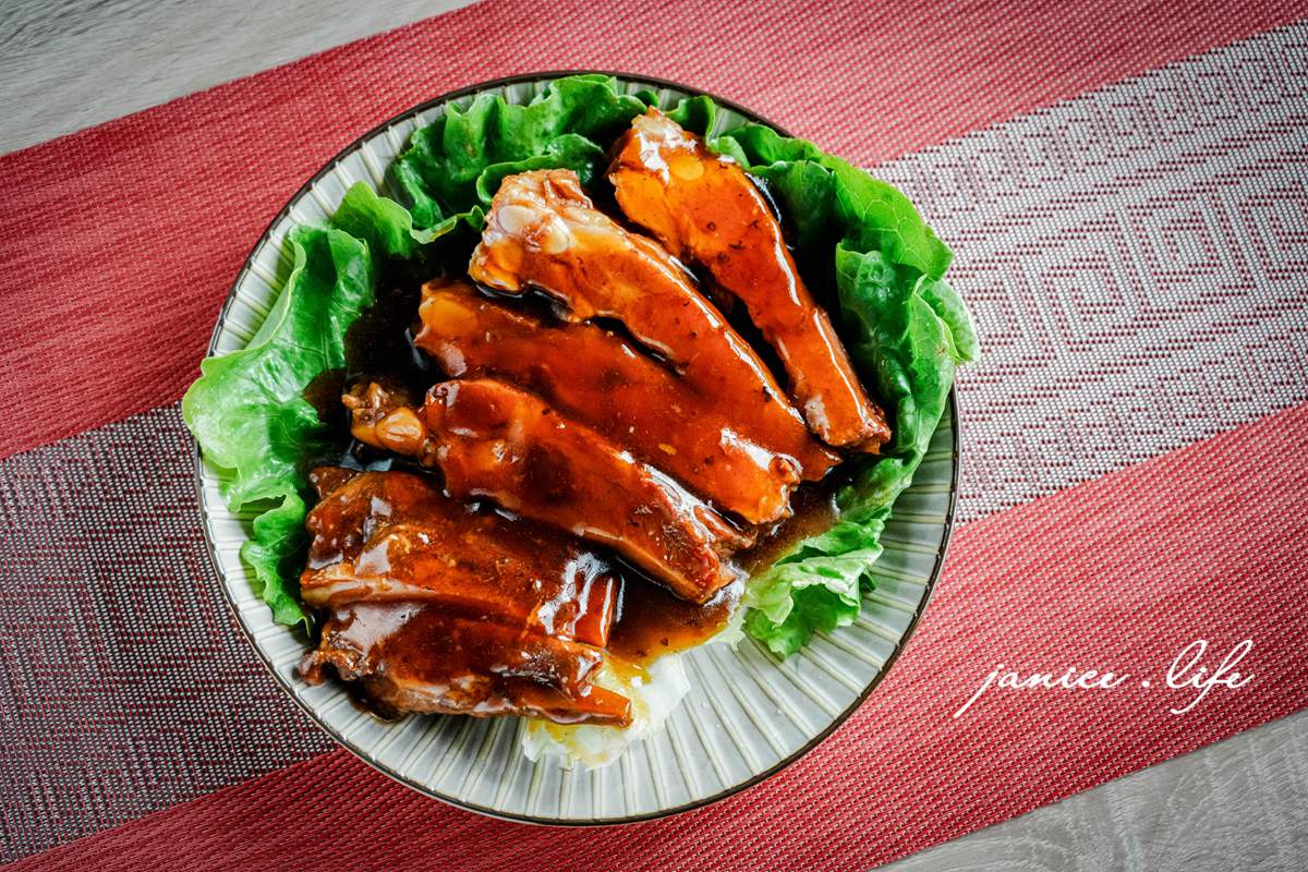 2026年菜 i3Fresh愛上新鮮 吳秉承師傅精選十菜 承運鴻福賀歲宴 宅配美食 宅配年菜 冷凍年菜宅配到家 過年圍爐 年夜飯 年菜預購 2026年菜推薦 潔妮食旅生活 年菜預訂 年菜推薦 加熱即食 老滷醬燒豬肋排