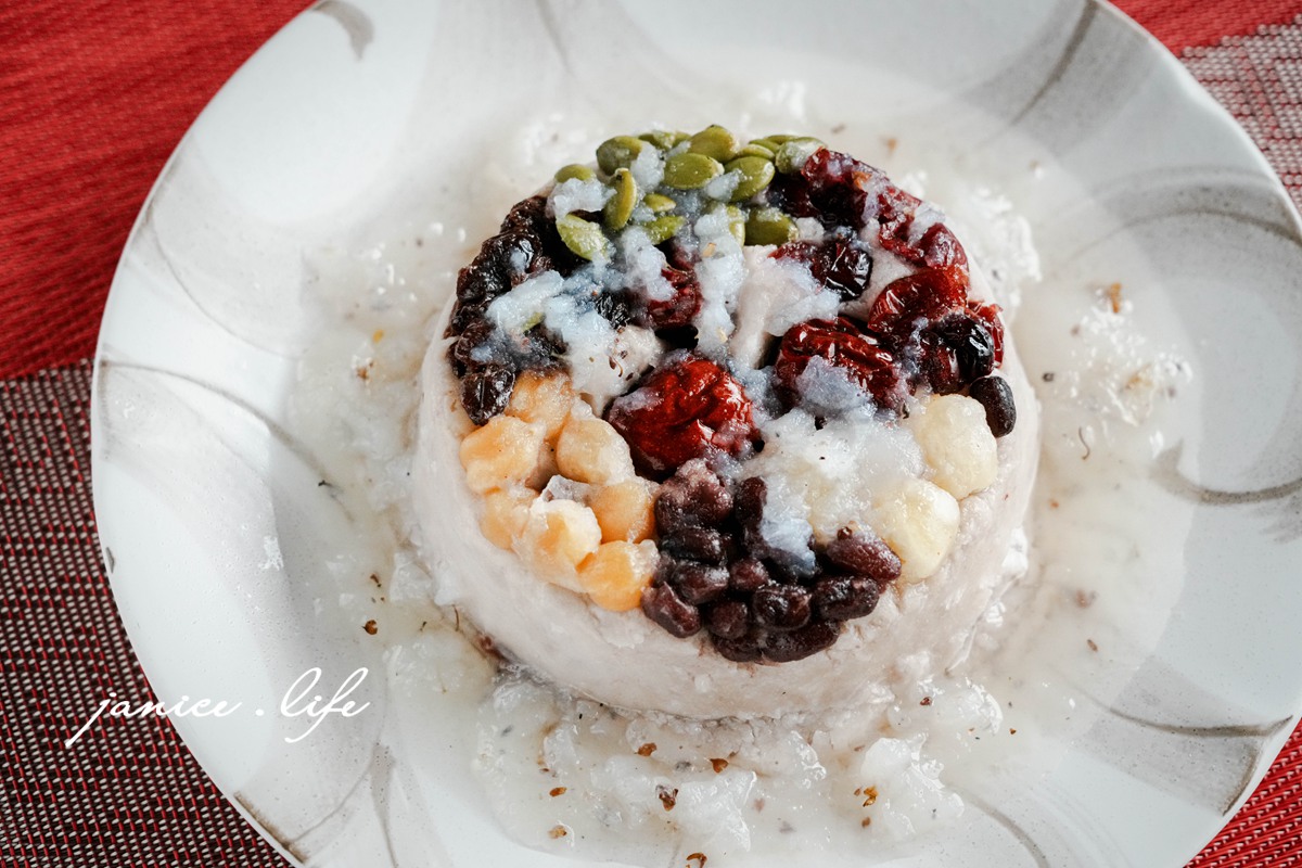 2026 宅配年菜推薦|i3Fresh愛上新鮮 X 吳秉承師傅精選十菜|簡單加熱快速搞定豪華年夜飯 - 第47張圖 2026年菜 i3Fresh愛上新鮮 吳秉承師傅精選十菜 承運鴻福賀歲宴 宅配美食 宅配年菜 冷凍年菜宅配到家 過年圍爐 年夜飯 年菜預購 2026年菜推薦 潔妮食旅生活 年菜預訂 年菜推薦 加熱即食 芋泥蜜八寶