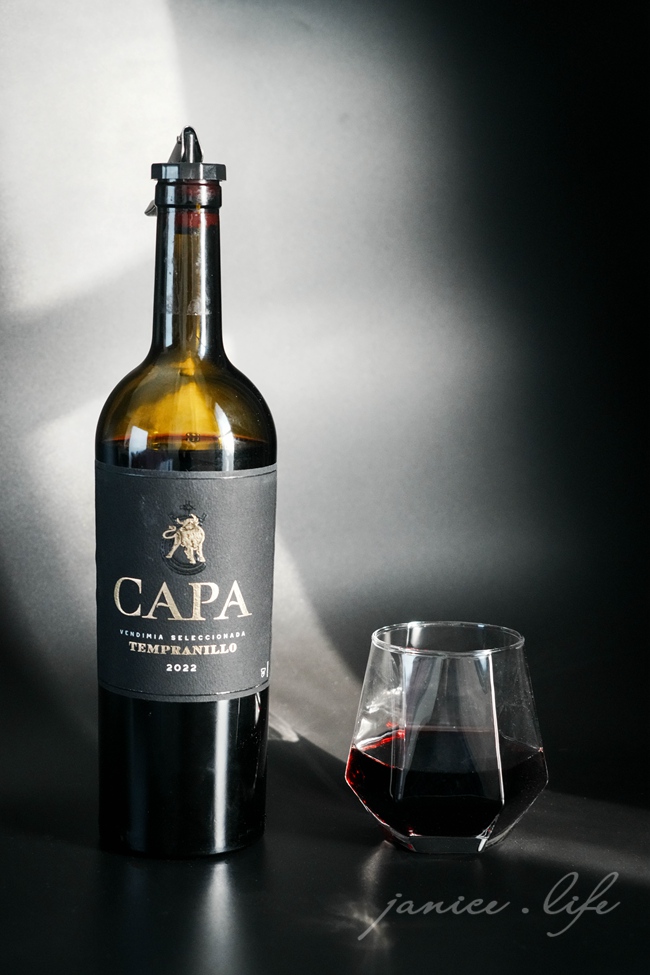 過年禮盒推薦 新年禮盒 年節禮盒推薦 馬年禮盒 城市好酒 City9 Spirits & Wines Store 城市好酒禮盒 馬年限定酒 員工新年禮物 城市好酒馬上旺旺蘋安新春禮盒 城市好酒瑬金珠寶紅酒寶馬禮盒 禮盒開箱 美酒推薦 紅酒推薦 潔妮食旅生活 https://city9.tw/ 臺南市安平區建平十二街65號