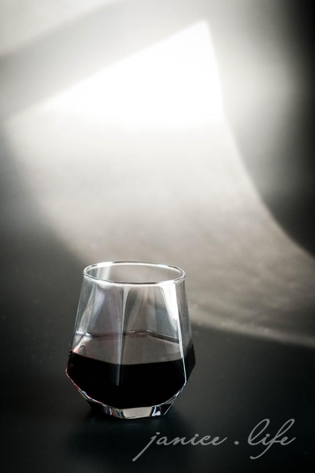 過年禮盒推薦 新年禮盒 年節禮盒推薦 馬年禮盒 城市好酒 City9 Spirits & Wines Store 城市好酒禮盒 馬年限定酒 員工新年禮物 城市好酒馬上旺旺蘋安新春禮盒 城市好酒瑬金珠寶紅酒寶馬禮盒 禮盒開箱 美酒推薦 紅酒推薦 潔妮食旅生活 https://city9.tw/ 臺南市安平區建平十二街65號