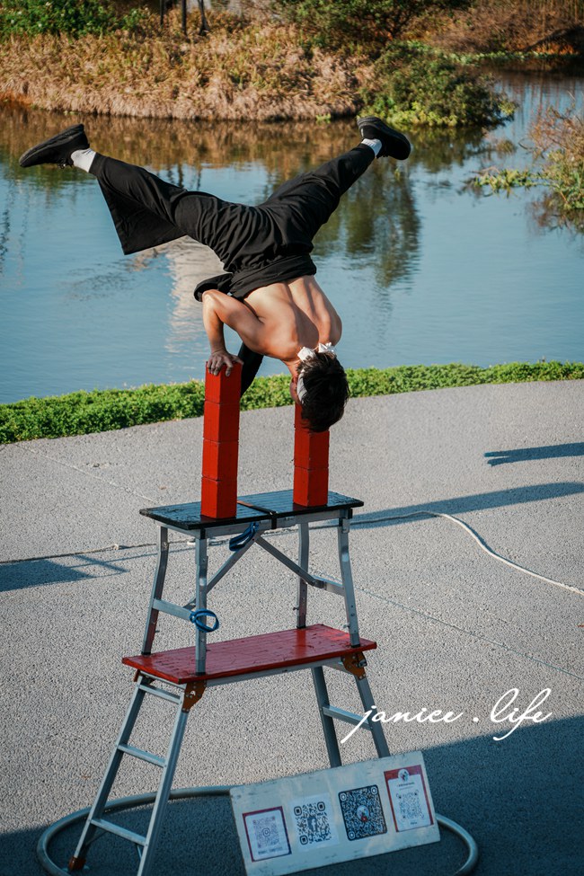 桃園親子公園|華興池生態埤塘公園|看飛機.兒童遊樂場.超美生態池與下沉式水岸步道 - 第21張圖 桃園親子公園 桃園親子景點 華興池生態埤塘公園 華興池生態埤塘公園停車 桃園旅遊 桃園景點 桃園大園 潔妮食旅生活 桃園看飛機