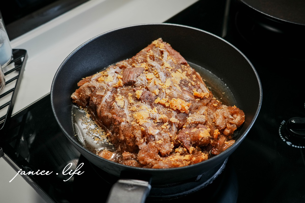 宅配美食 i3Fresh愛上新鮮 阿基師 牛三寶老饕牛肉爐 下廚 即食料理包推薦 宅配美食 宅配年菜 即食包 冷凍美食 料理包 潔妮食旅生活 年菜推薦 冷凍料理包