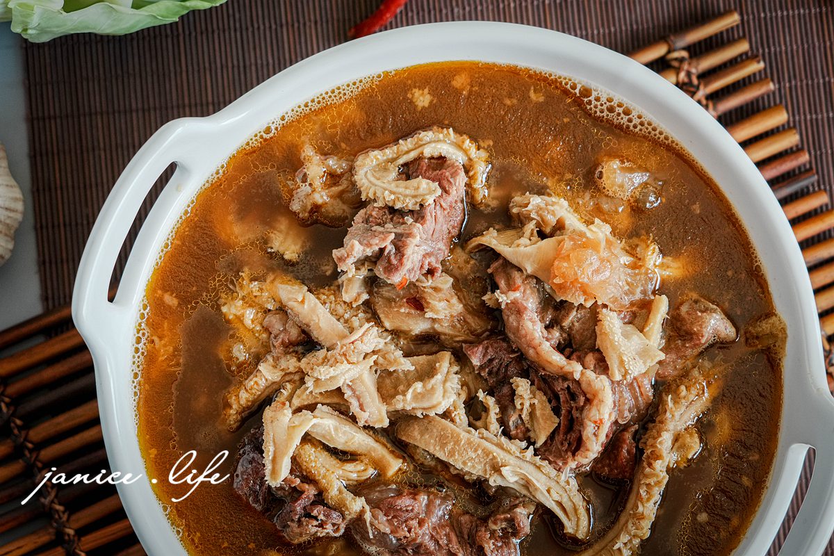 宅配美食 i3Fresh愛上新鮮 阿基師 牛三寶老饕牛肉爐 下廚 即食料理包推薦 宅配美食 宅配年菜 即食包 冷凍美食 料理包 潔妮食旅生活 年菜推薦 冷凍料理包